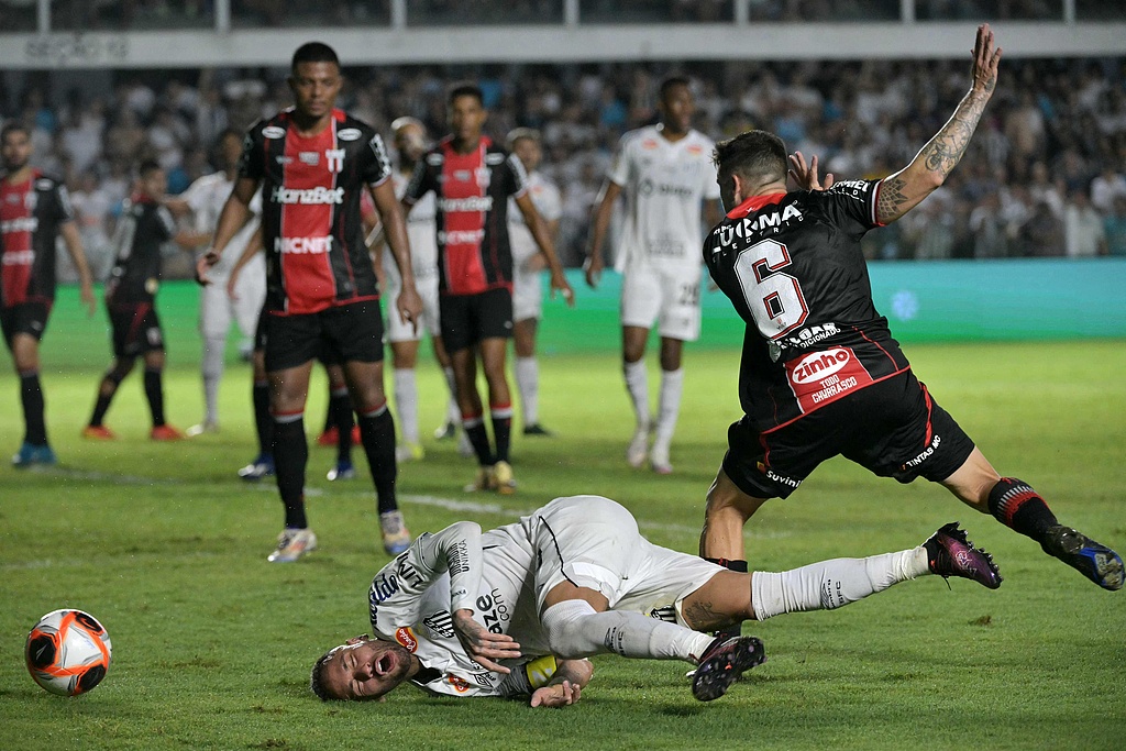 开云体育网址-内马尔在热火比赛中反败为胜，比赛局势复杂引发热议！-开云体育网址